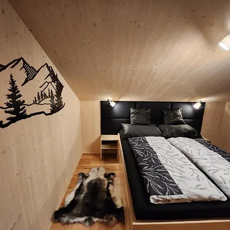 Styri Smreky * 데마노브스카돌리나