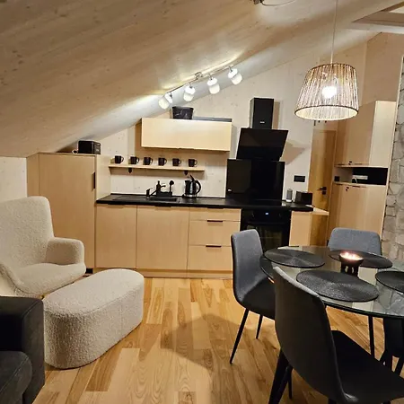 Styri Smreky * 데마노브스카돌리나